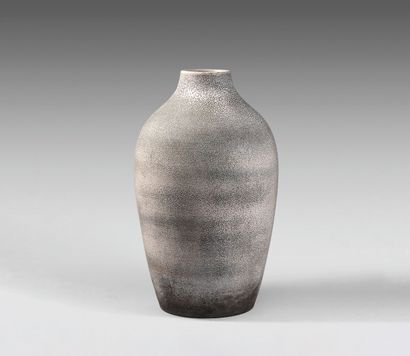null Jean BESNARD (1889-1958)
Important vase of ovoid form out of ceramics with white...