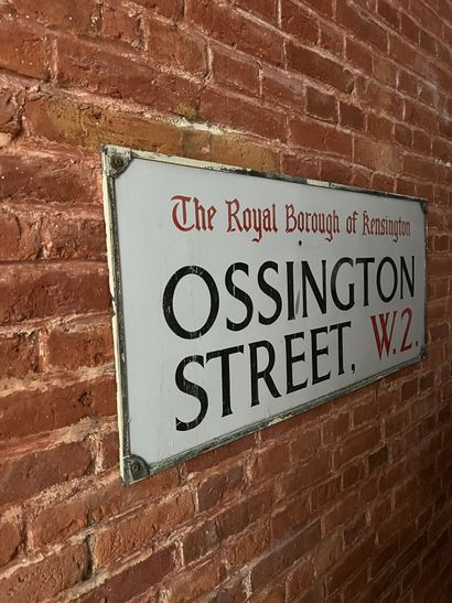 null Enamelled plaque "Ossington Street - Borough of Kensington".
England.
Height...