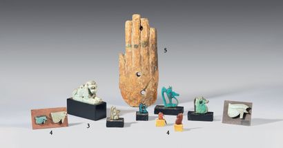 null Right hand in wood and pigments from an Egyptian sarcophagus.
Egypt, Late Period.
Length...