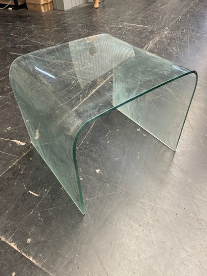 TABLE BASSE en verre 
Travail Design 
46...