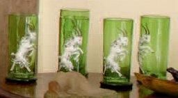Attribué à Johann LOETZ (1880-1940) Grenouille Petit vase en verre vert irisé et...