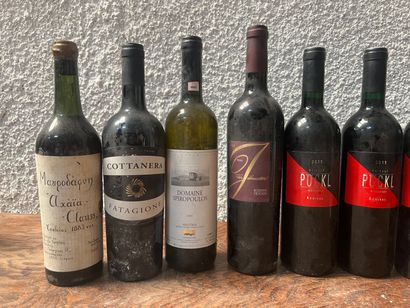 null 12 bouteilles DIVERS (Vin d'Italie, Vin de Grèce, Vin de Chine…)