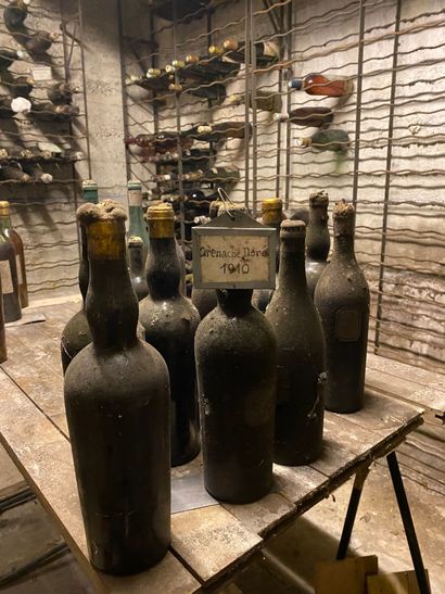 null 3 bouteilles GRENACHE DORÉ 1910 (étiquette manuscrite, issues de la cave du...