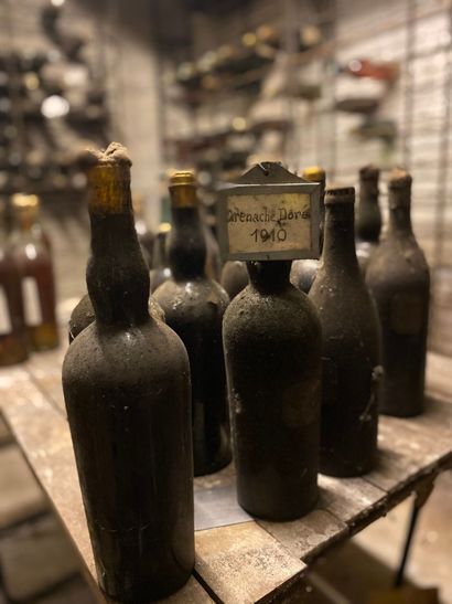 null 3 bouteilles GRENACHE DORÉ 1910 (étiquette manuscrite, issues de la cave du...