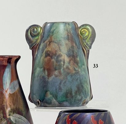Vilmos ZSOLNAY (1840-1900)
Vase tronconique...