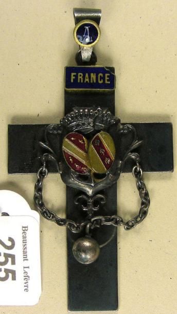 null ALSACE - LORRAINE, croix du souvenir de forme latine en métal argenté et émaillé,...