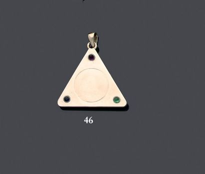 Triangular pendant in platinum 850 thousandths,...