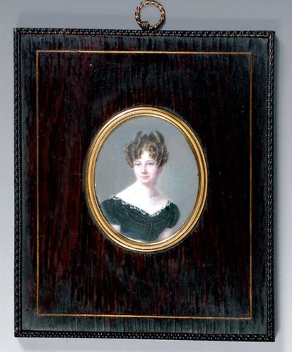 École Française du XIXe siècle Portrait de femme à la robe noire Miniature. 7,3 x...