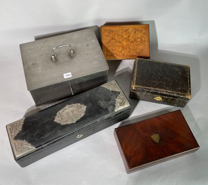 null GATHERING of boxes and chests in natural wood, marquetry, mother-of-pearl, lacquer......