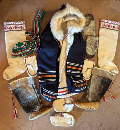 null GREENLAND, INUIT ?
embroidered wool and fur adornment.