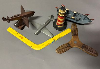 null GATHERING of antique wooden and metal TOYS including a lighthouse, a steamboat,...