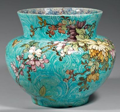 Edmond Lachenal (1855-1930) Grand vase en céramique. Décor de chrysanthèmes chinois,...