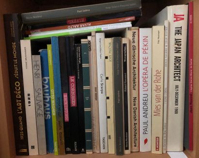  Architectes du XXesiècle & réalisations. Lot de 28 volumes sur Sauvage, Le Corbusier,... Gazette Drouot