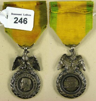 null Médaille militaire - Second Empire, insigne du 2e type, en argent et émail (manque...