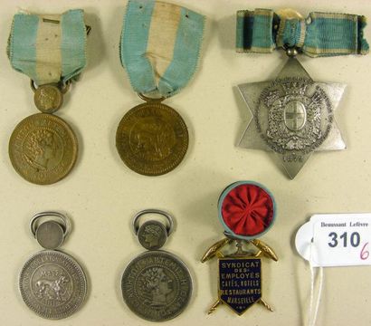 null Ville de Marseille, lot de six insignes: quatre médailles commémoratives du...