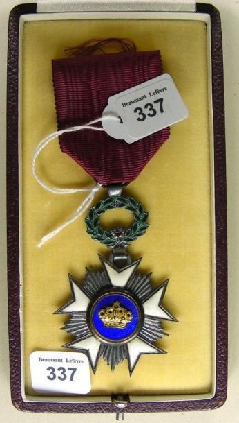 BELGIQUE Ordre de la Couronne, fondé en 1897, étoile de chevalier en argent, vermeil...