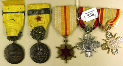 INDOCHINE Lot de quatre: médaille commémorative de la campagne d'Indochine, fabrication...