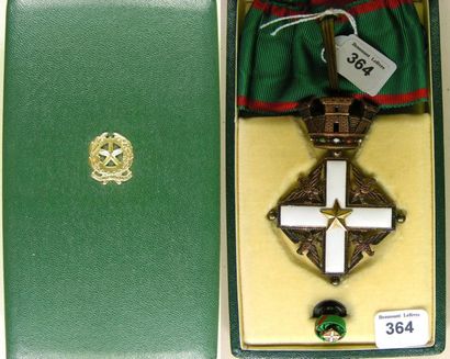 ITALIE Ordre du Mérite de la République Italienne, fondé en 1951, Croix de commandeur...