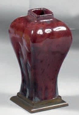 Jean-Marie POINTU (1843-1925) Vase de forme balustre en grès à coulées d'émail rouge...