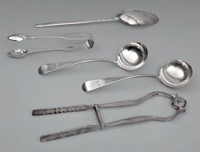 null Paire de cuillers à crème à spatule piriforme (Londres, 1731), cuiller à moelle...