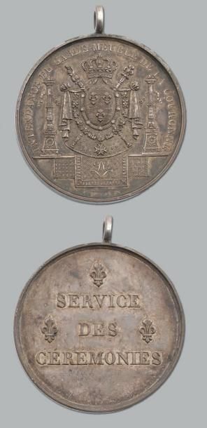 null Restauration: Louis XVIII Service des cérémonies: 3 médailles. 45 mm en argent,...
