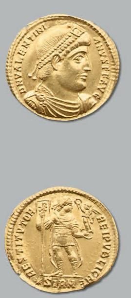 null Solidus. 4,51 g. Sirmium Son buste diadémé et drapé à droite. R/ L'empereur...