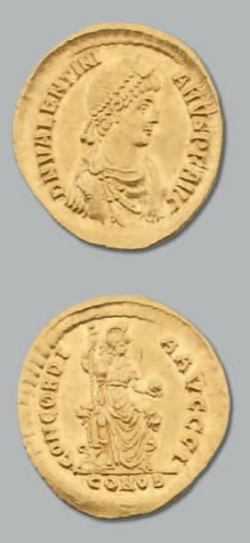 null Solidus. Constantinople. 4,52 g. Son buste diadémé et drapé à droite. R/ Rome...