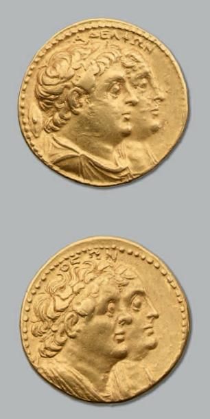 null Octodrachme d'or. 27,74 g. Bustes accolés à droite de Ptolémée II diadémé et...