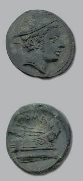 null Semis (217-215 av. J.-C.) Tête de Mercure coiffée du pétase. R/ Proue de navire...