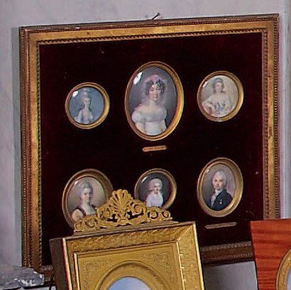 ÉCOLE FRANÇAISE des XVIIIe et XIXe siècle Ensemble de six miniatures sur un même...
