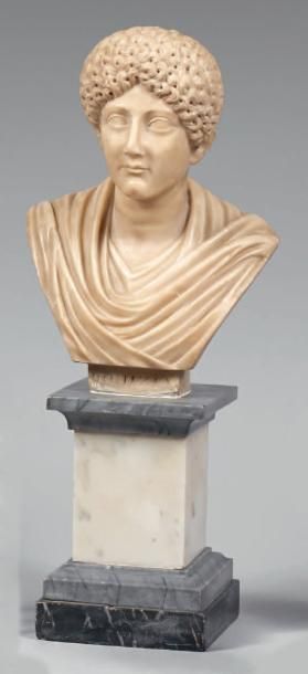Buste en marbre blanc de l'impératrice romaine...