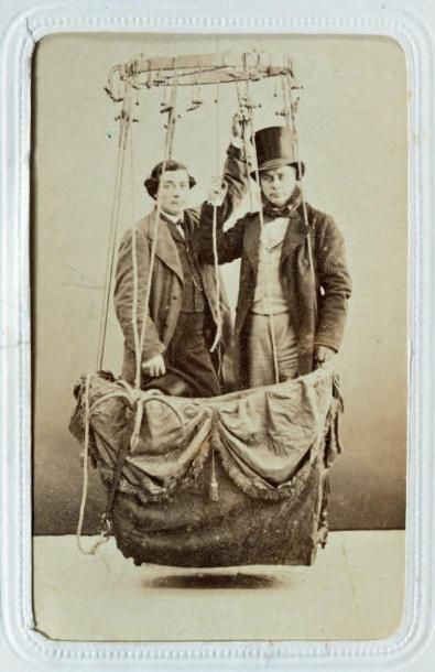 null ALBUM DE CARTES DE VISITE (époque Napoléon III). - Portraits par Nadar dont...