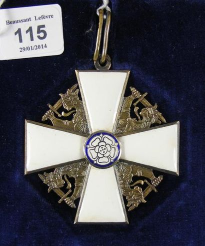 FINLANDE Ordre de la Rose Blanche, fondé en 1919, ensemble de grand-croix comprenant:...
