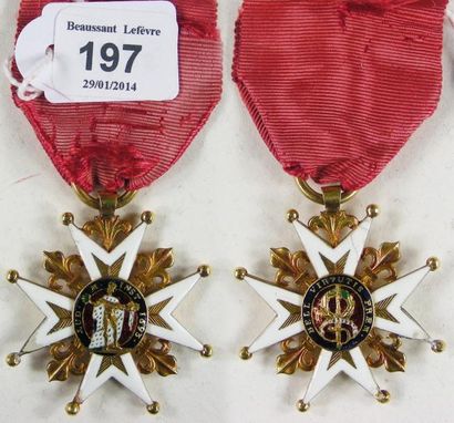 null Ordre de Saint-Louis, croix de chevalier Louis XV, en or et émail, centres en...