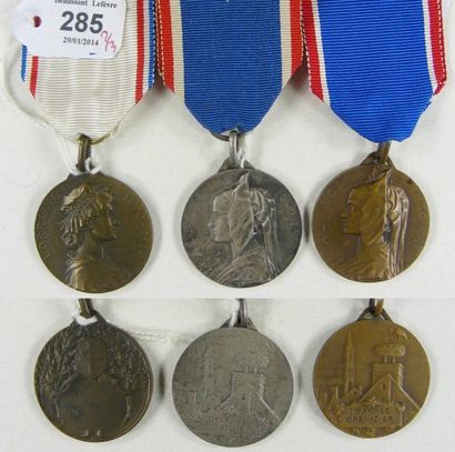 Lot de trois médailles par Prudhomme: deux...