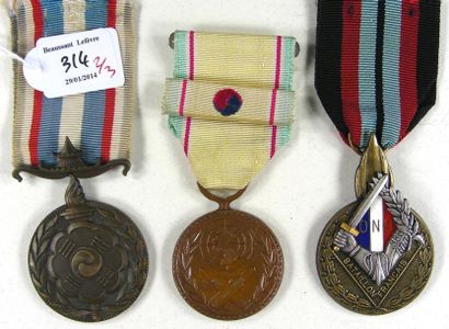 Guerre de Corée - Lot de trois médailles:...