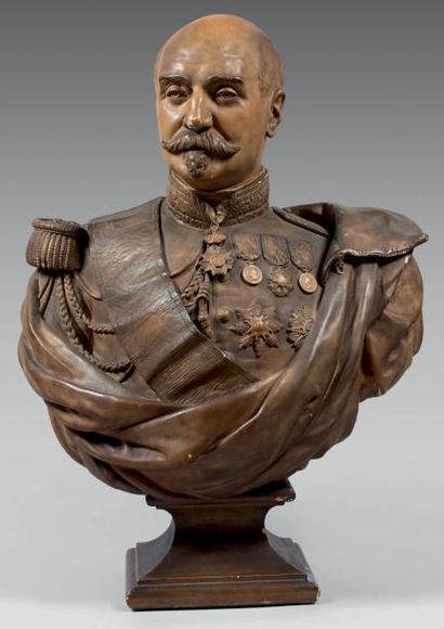 Jean Pierre DANTAN (1800-1869) Le Général Castelnau, en buste en uniforme, portant...
