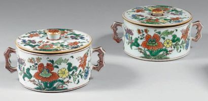 CHINE - Époque KANGXI (1662-1722) Paire de petits bouillons en porcelaine blanche...