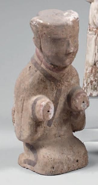 CHINE - Epoque HAN (206 av. J.-C. - 220 ap. J.-C.) Statuette de dame agenouillée...