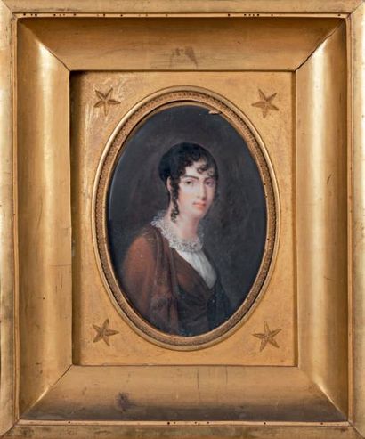 École FRANÇAISE du début du XIXe siècle Portrait de jeune femme Miniature sur ivoire....