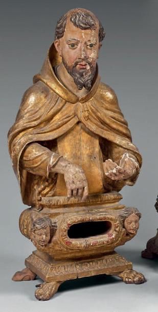 null Grand buste reliquaire en bois sculpté polychrome et doré. Base avec une niche...
