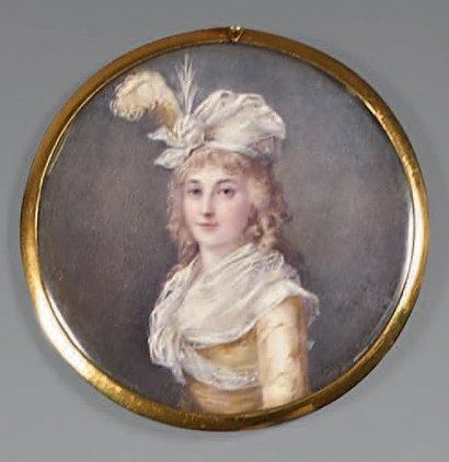 École FRANÇAISE du XVIIIe siècle Portrait de jeune femme au fichu Miniature sur ivoire....