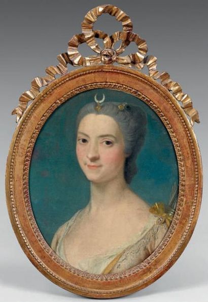 École FRANÇAISE du XVIIIe siècle Portrait de femme en Diane Huile sur toile, rentoilée....