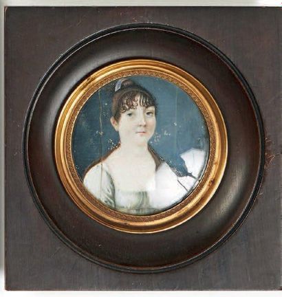 École Française du XIXe siècle Portrait de jeune femme Miniature. (Fente). Diamètre:...