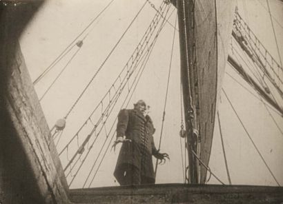 Friedrich-Wilhelm Murnau (1888-1931) [Contre-plongée à bord] «Nosferatu le Vampire»,...