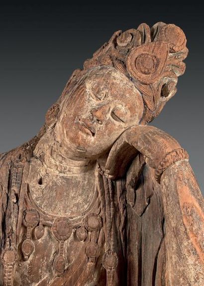 null Importante statue de Guanyin en bois à traces de polychromie, assise en rajalilasana...