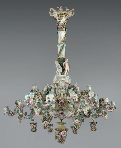 null Grand lustre en porcelaine allemande polychrome à vingt-quatre lumières sur...