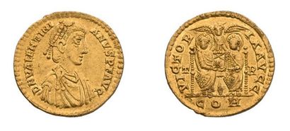 null VALENTINIEN II (375-392) Solidus. 4,22 g. Trèves. Son buste diadémé, drapé et...