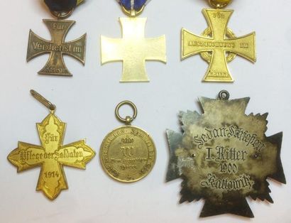 Allemagne Lot de six médailles: Bavière, croix des services sanitaires 1914 en bronze...