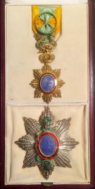 Annam Ordre du Dragon d'Annam, fondé en 1886, ensemble complet de grand officier...